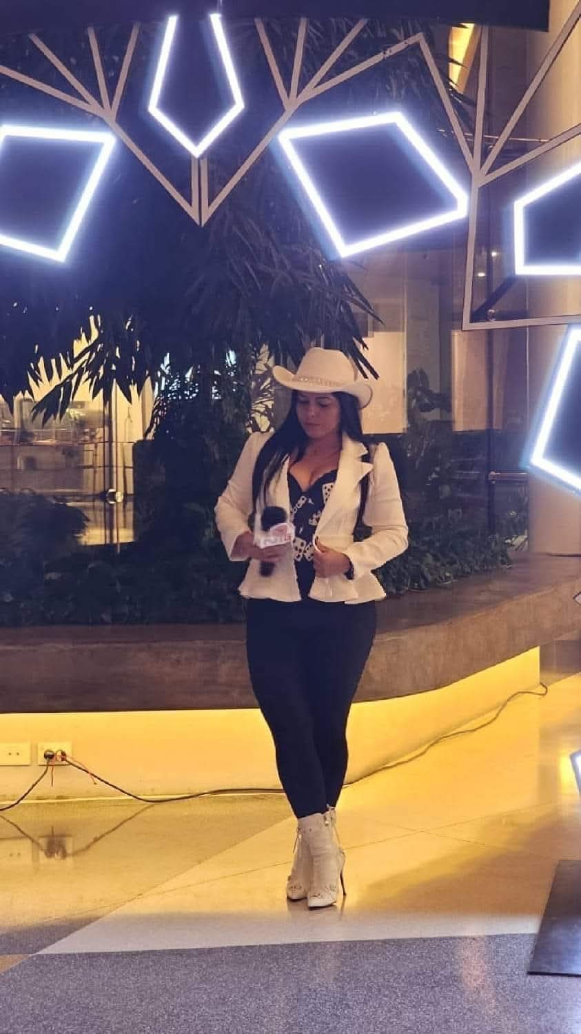 Tatiana Delgado backstage