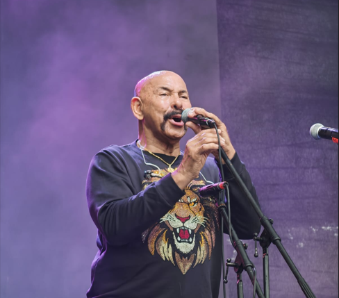 Óscar D’León convirtió la tarde del 18 de enero de 2026 en Palmares en una gran fiesta salsera